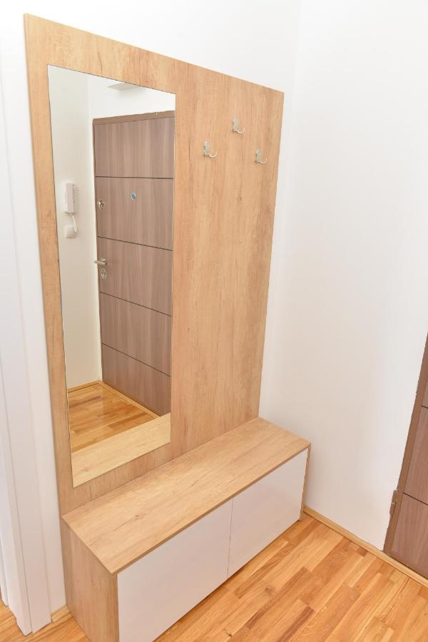 Indija Hm Apartments מראה חיצוני תמונה